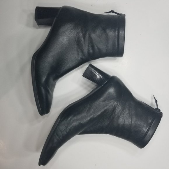 Stuart Weitzman Square Toed Black Leather Booties - Picture 5 of 16